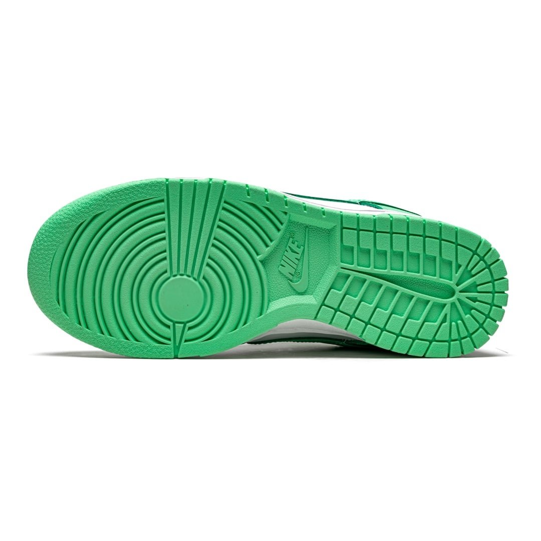 Dunk Low "Green Glow"