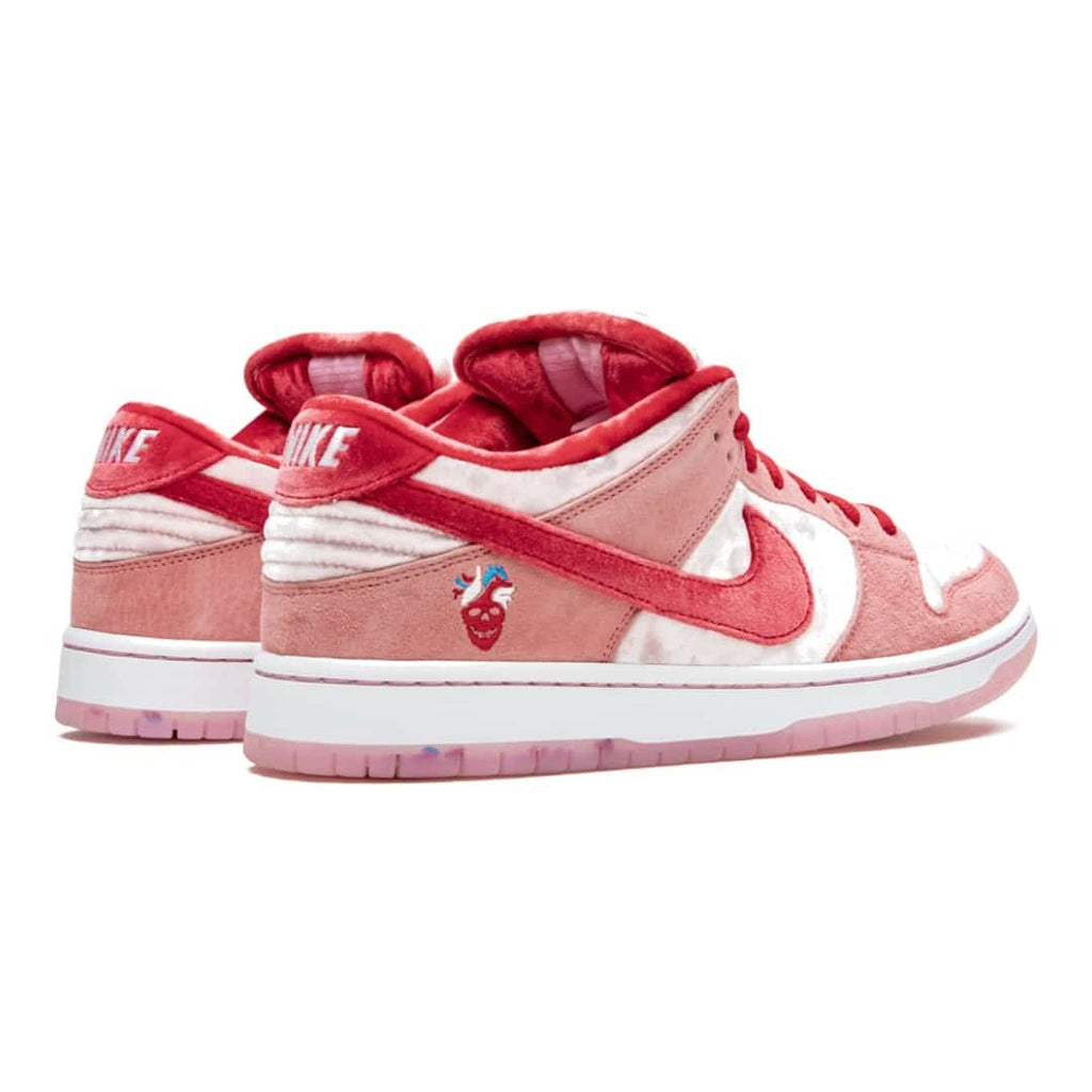 SB Dunk "StrangeLove"